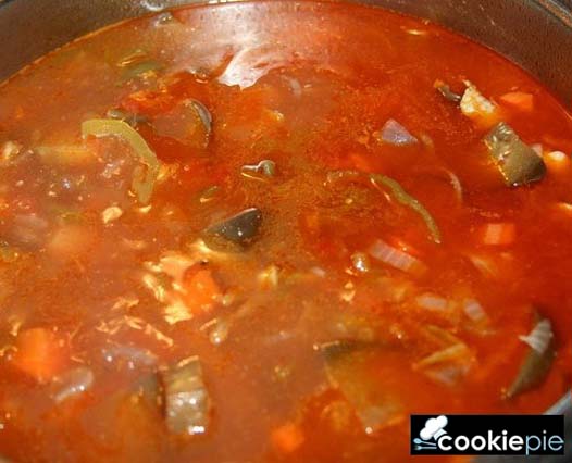 Бамия с курицей и баклажанами