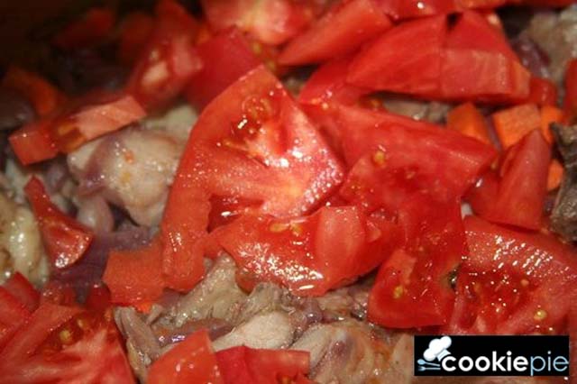 Бамия с курицей и овощами