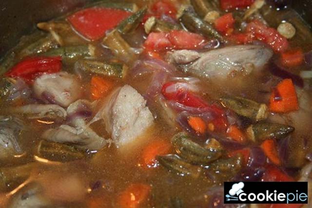 Бамия с курицей и овощами