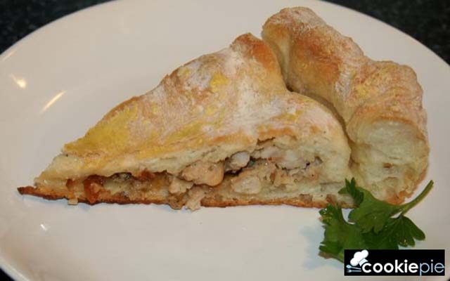 Дрожжевой пирог с курицей