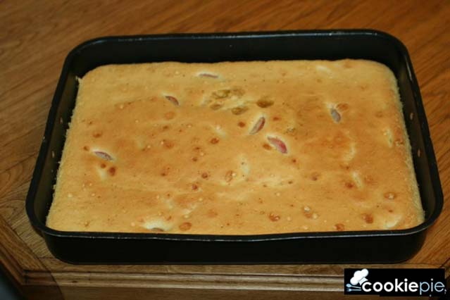 Шарлотка с летними яблоками