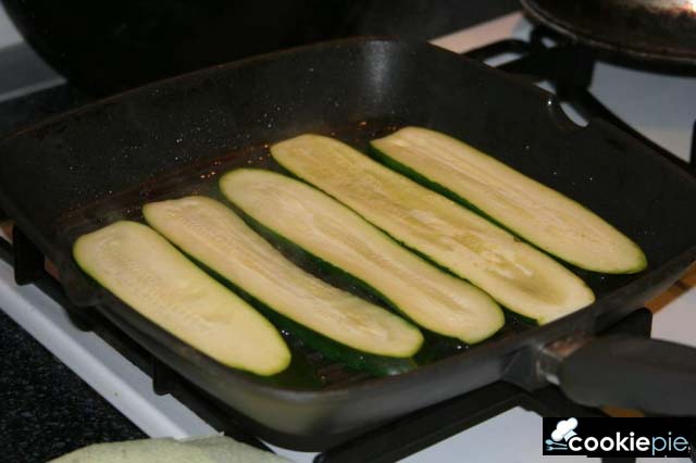 Рулетики из цукини с начинкой