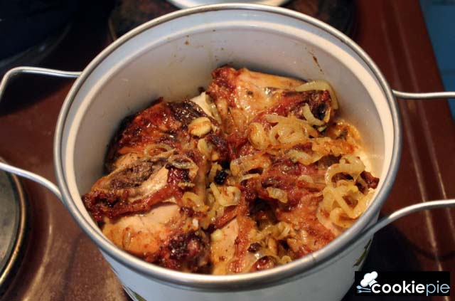 Жареные куриные бёдрышки с рисом