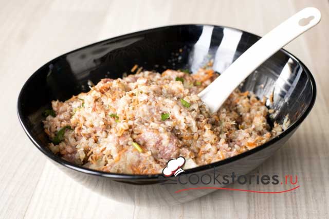 Мясной рулет с гречкой